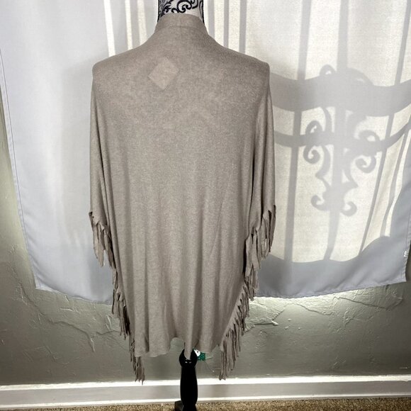 All @ Once light brown fringe pocket batwing knit cardigan. Size medium - Picture 8 of 10